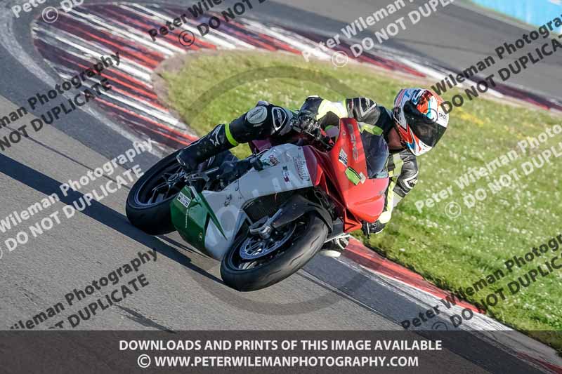 donington no limits trackday;donington park photographs;donington trackday photographs;no limits trackdays;peter wileman photography;trackday digital images;trackday photos